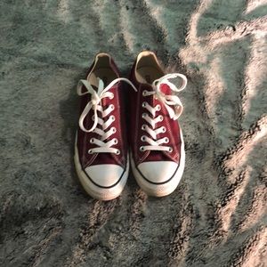 Maroon converse